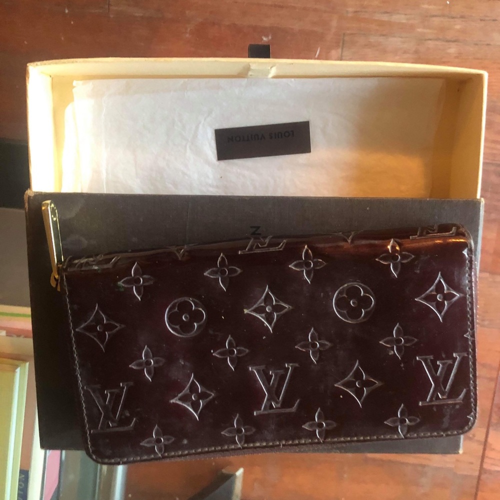 Louis Vuitton Monaghan Wallet